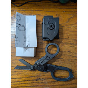 Folding Trauma Medical Shears Scissors Multi Function Tool EMT Holster Ring Cut